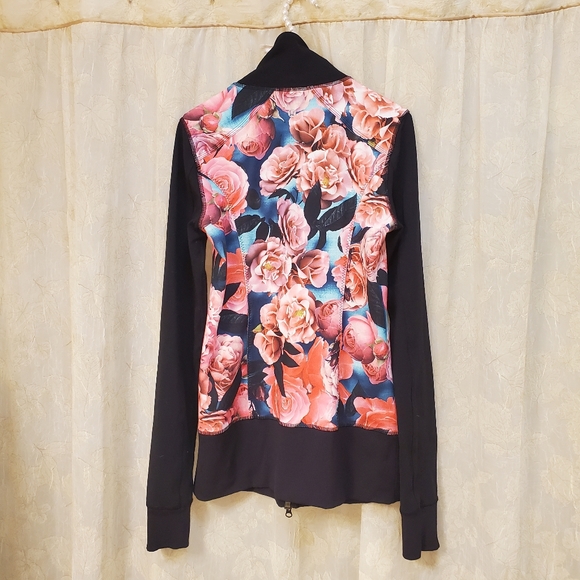 Lululemon Nice Asana Secret Garden Jacket - Picture 3 of 7